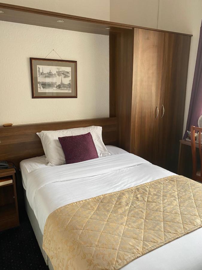 The Tudor Hotel Bridgwater Extérieur photo