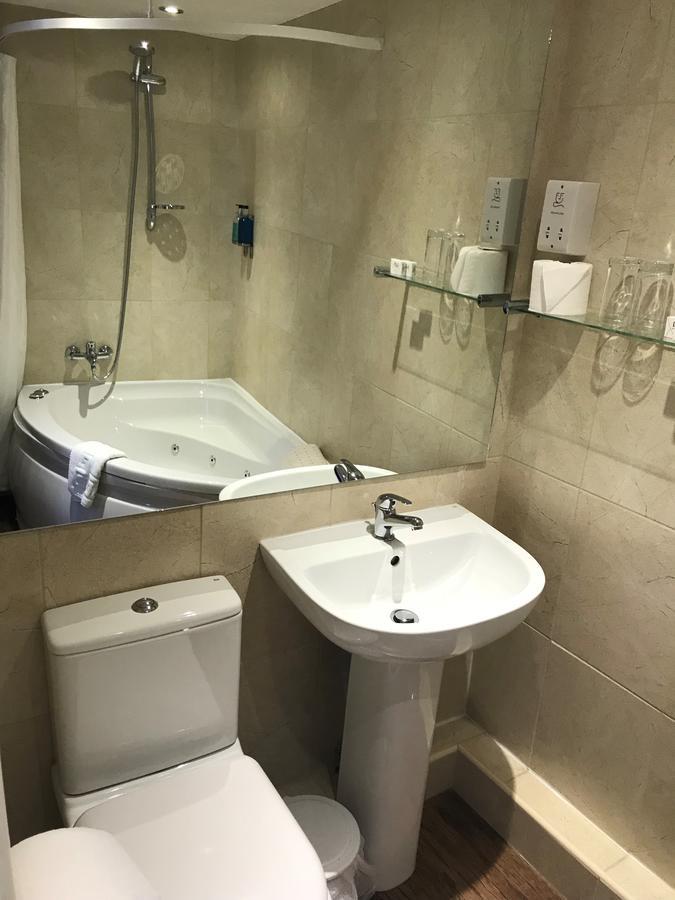 The Tudor Hotel Bridgwater Extérieur photo